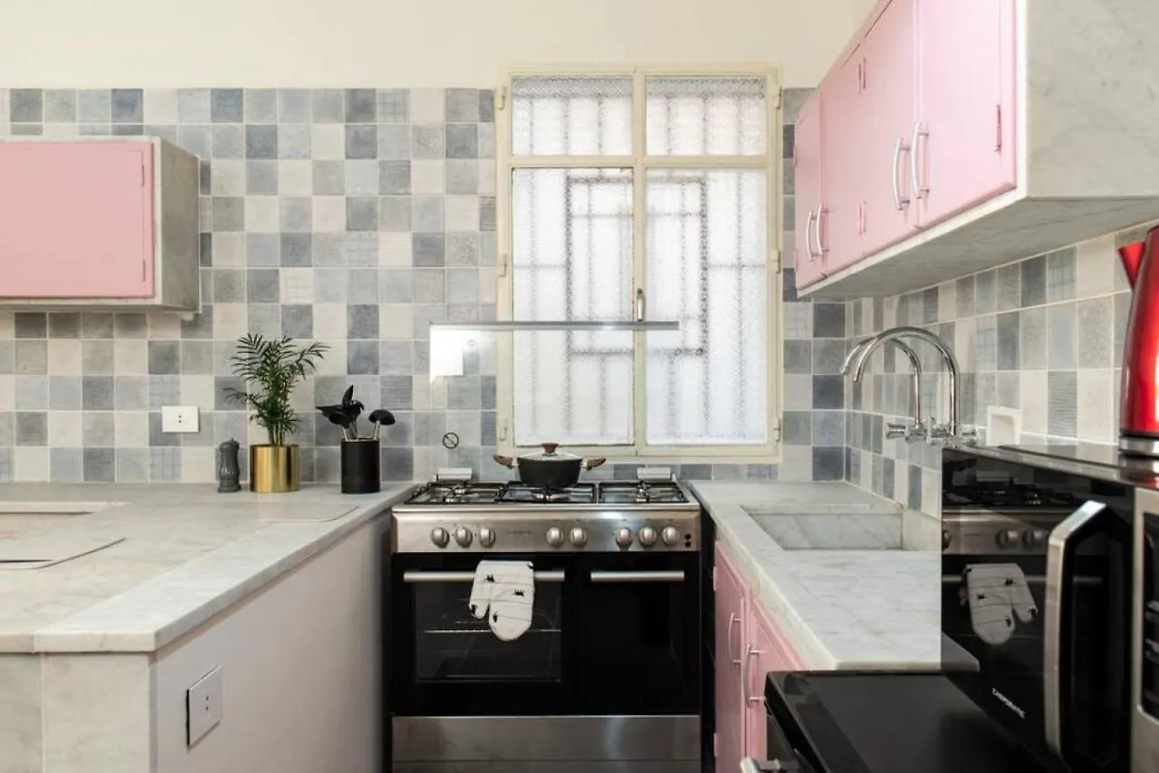 Mauds Elegant Cocoon At Monot Apartment Beirut