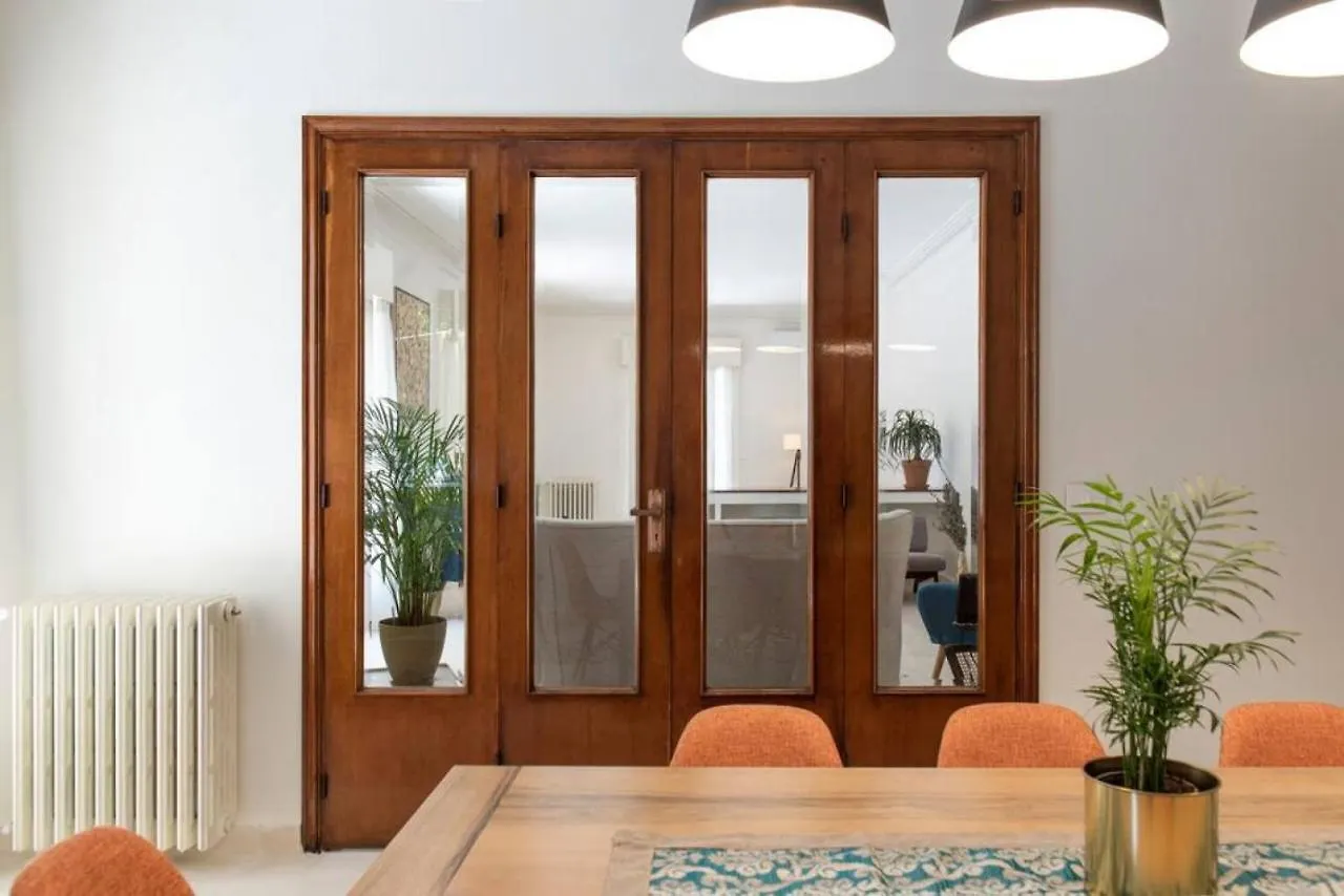 Mauds Elegant Cocoon At Monot Apartment Beirut