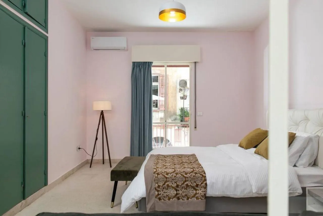 Mauds Elegant Cocoon At Monot Apartment Beirut 0*,  Lebanon